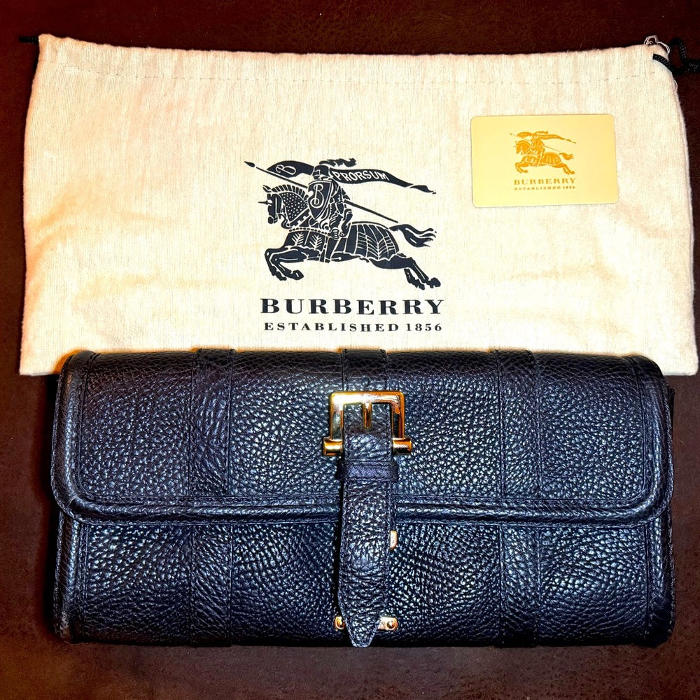 Burberry Clutch in Black